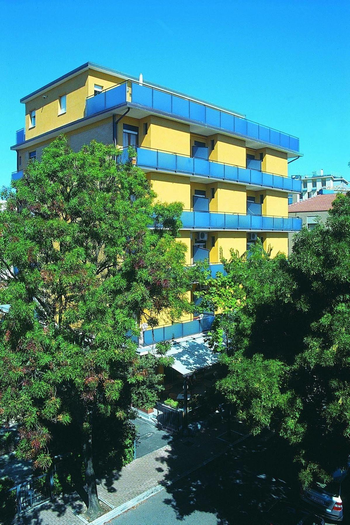 Hotel Capitol Pesaro Exterior foto